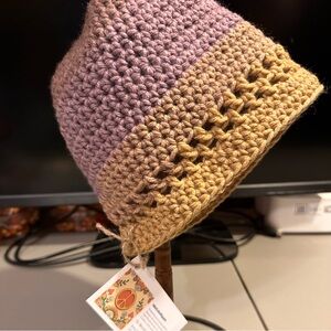 NWT Hand-Crocheted Sunset Beanie. Unisex